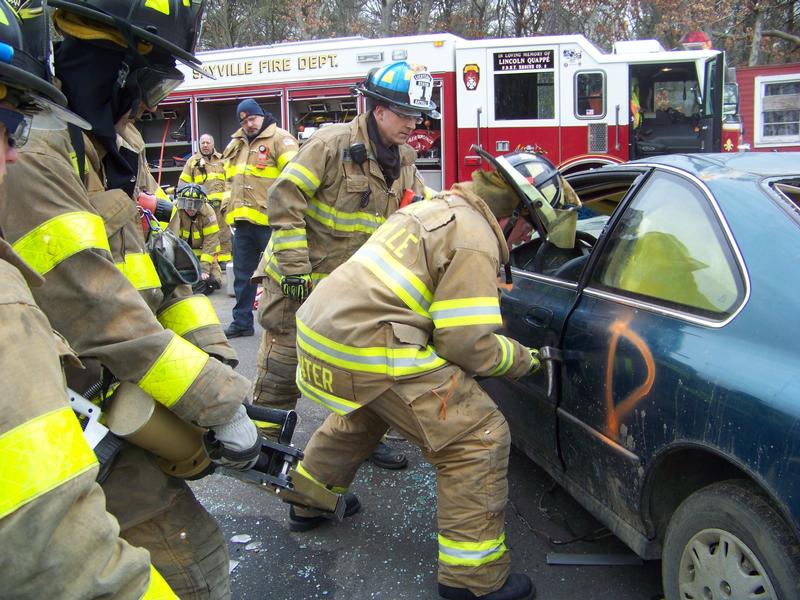 VEHICLE EXTRICATION TRAINING Sayville Fire Department